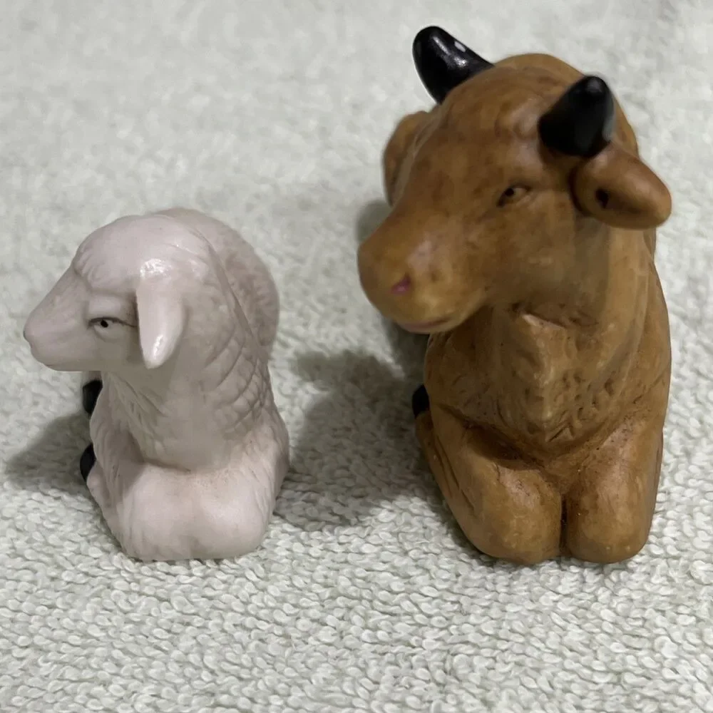 Vintage Unidentified Porcelain COW SHEEP Nativity Replacement Pieces Porcelain